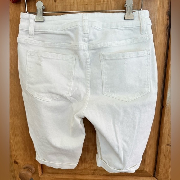 🎉Time And Tru White Denim Shorts Size 4 Distressed - Picture 10 of 10